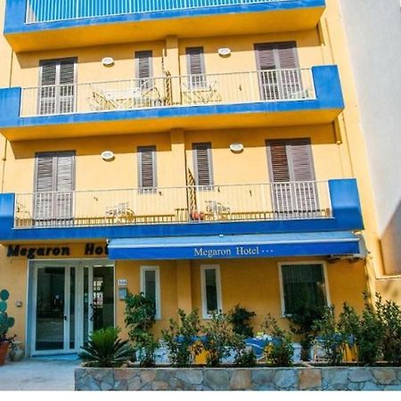 Megaron Hotel Pozzallo Bagian luar foto
