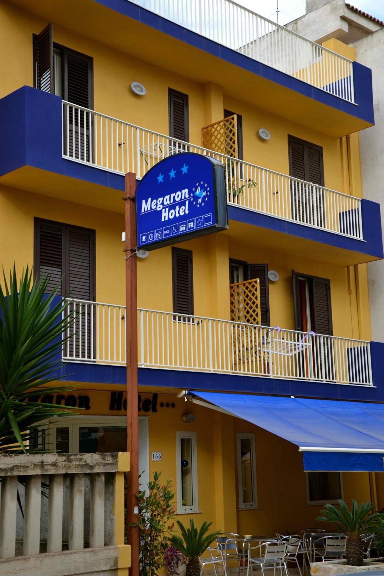 Megaron Hotel Pozzallo Bagian luar foto