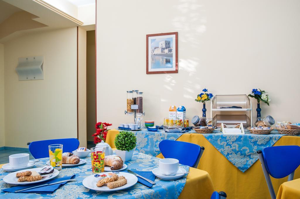 Megaron Hotel Pozzallo Bagian luar foto