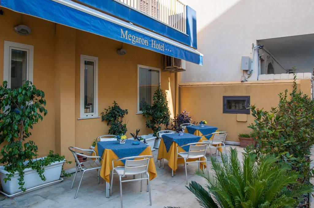 Megaron Hotel Pozzallo Bagian luar foto