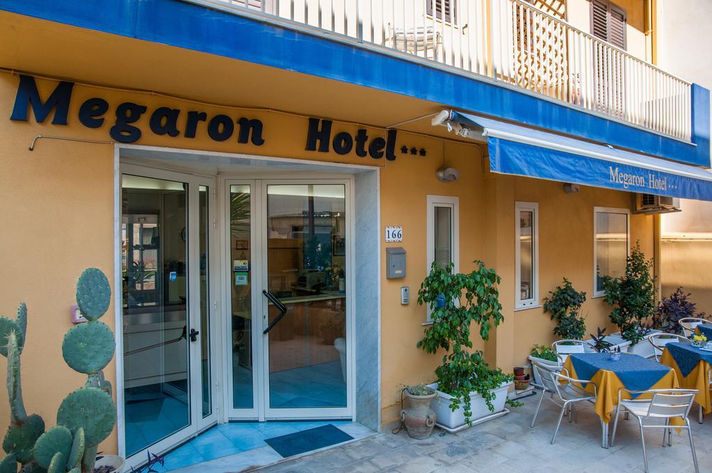 Megaron Hotel Pozzallo Bagian luar foto