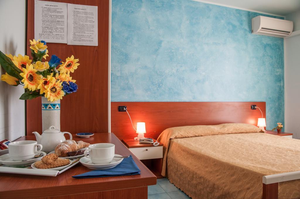 Megaron Hotel Pozzallo Bagian luar foto