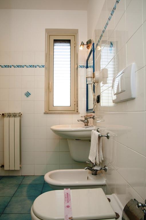 Megaron Hotel Pozzallo Bagian luar foto