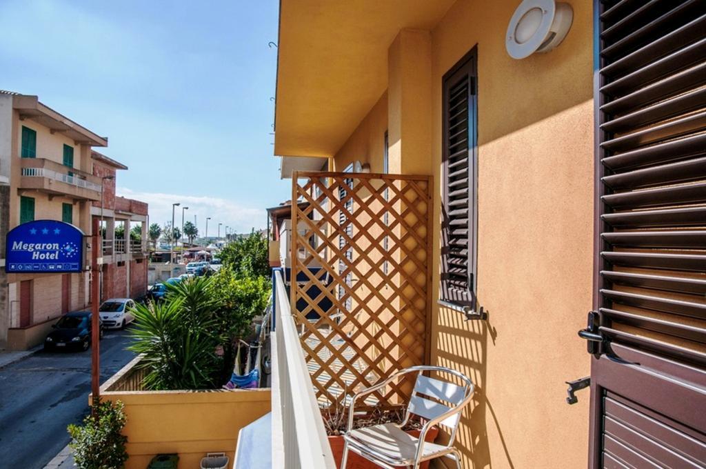 Megaron Hotel Pozzallo Bagian luar foto
